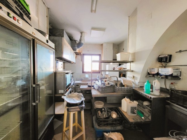 Kommerziell in San Luis de Sabinillas