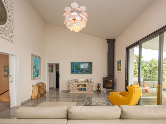 4 Bedrooms Villa in La Mairena