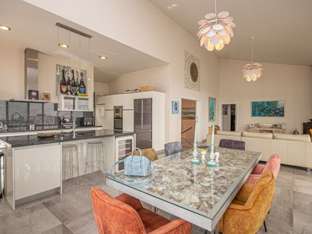 4 Bedrooms Villa in La Mairena