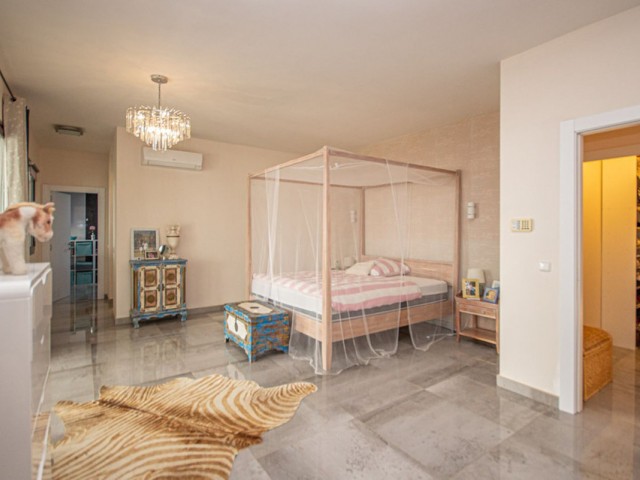 4 Bedrooms Villa in La Mairena