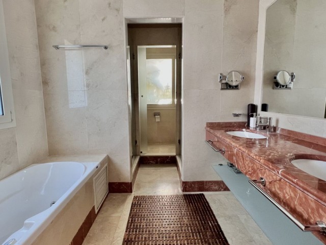 3 Bedrooms Apartment in Sierra Blanca