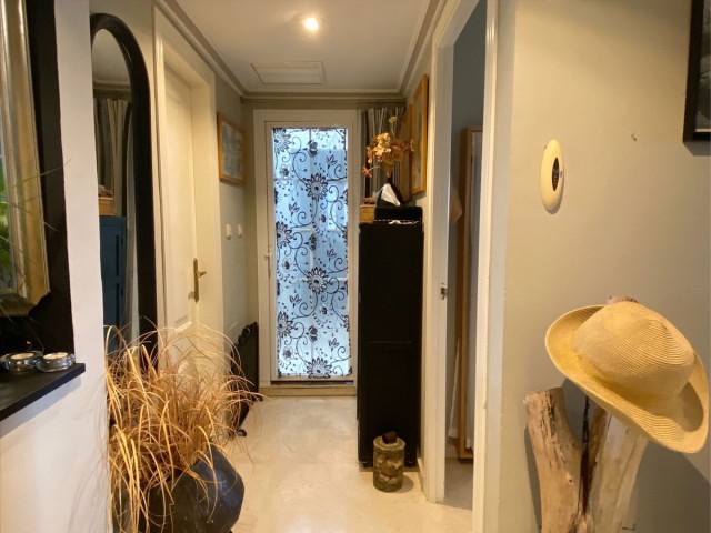 Apartamento con 3 Dormitorios  en Río Real