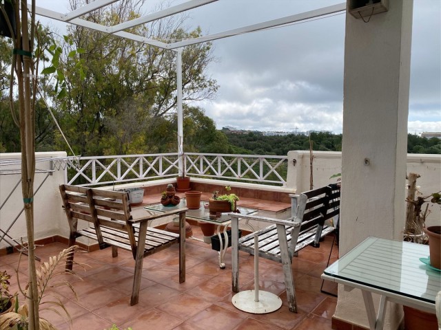 Apartamento con 3 Dormitorios  en Río Real