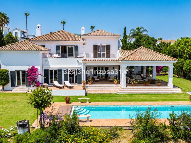 5 Bedrooms Villa in Sotogrande