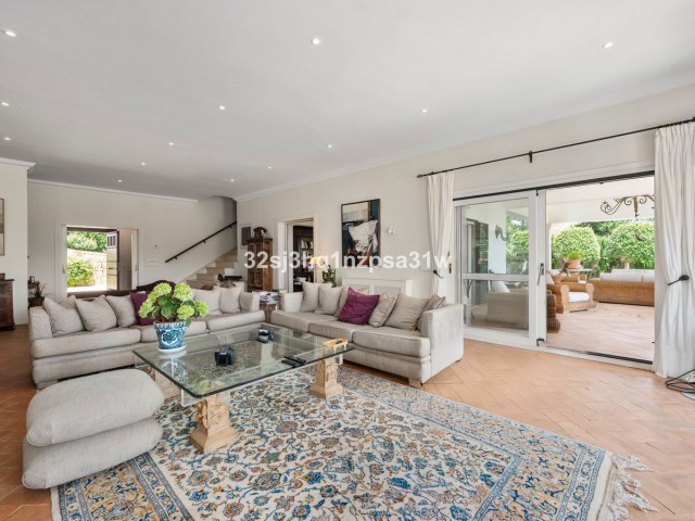5 Bedrooms Villa in Sotogrande