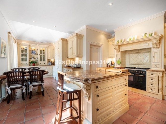 5 Bedrooms Villa in Sotogrande