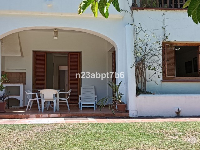 2 Bedrooms Apartment in Nueva Andalucía