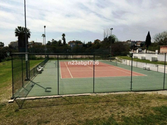 2 Bedrooms Apartment in Nueva Andalucía