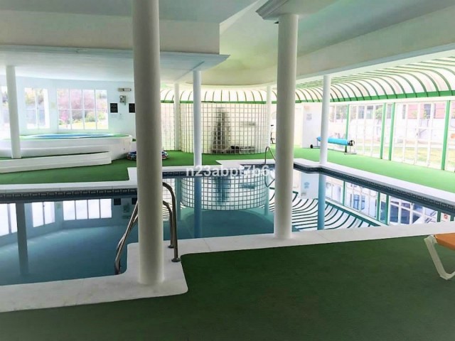 2 Bedrooms Apartment in Nueva Andalucía