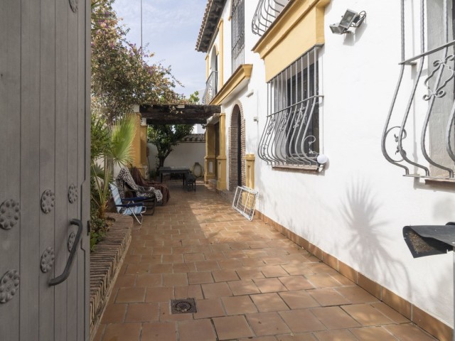 6 Bedrooms Townhouse in Fuengirola