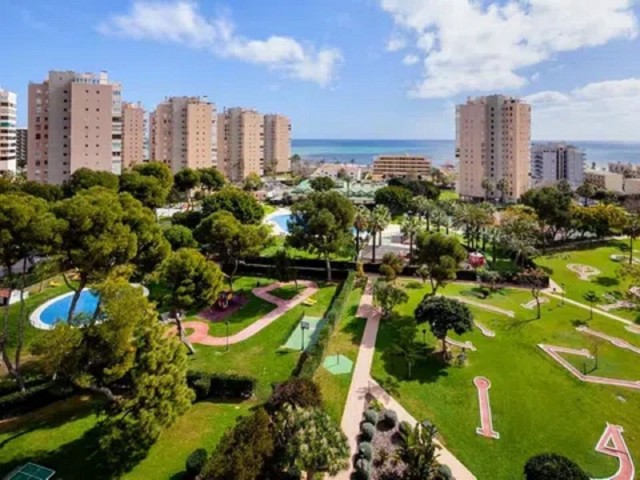 3 Makuuhuoneen Huoneisto Torremolinos