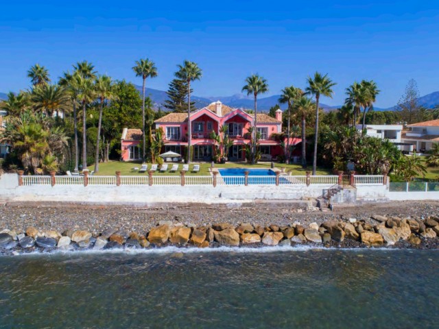 5 Bedrooms Villa in New Golden Mile