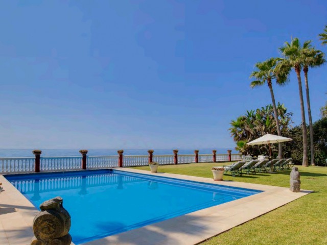 5 Bedrooms Villa in New Golden Mile