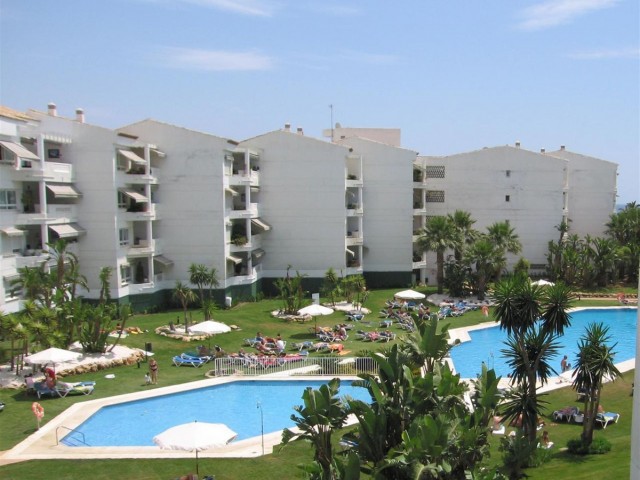 Apartamento con 2 Dormitorios  en Puerto Banús