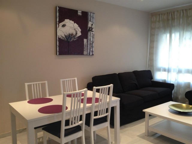 Apartamento con 2 Dormitorios  en Puerto Banús