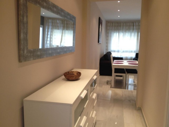 Apartamento con 2 Dormitorios  en Puerto Banús