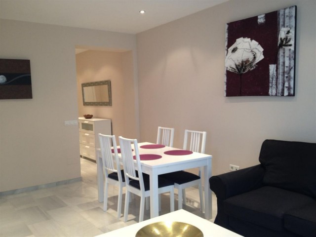 Apartamento con 2 Dormitorios  en Puerto Banús