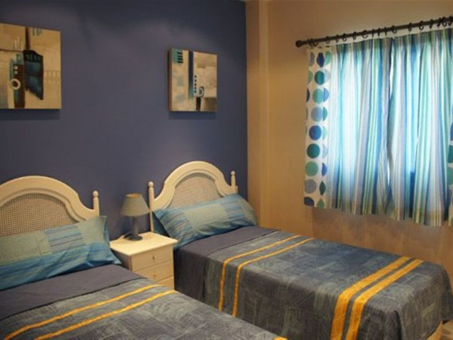 Apartamento con 2 Dormitorios  en Puerto Banús