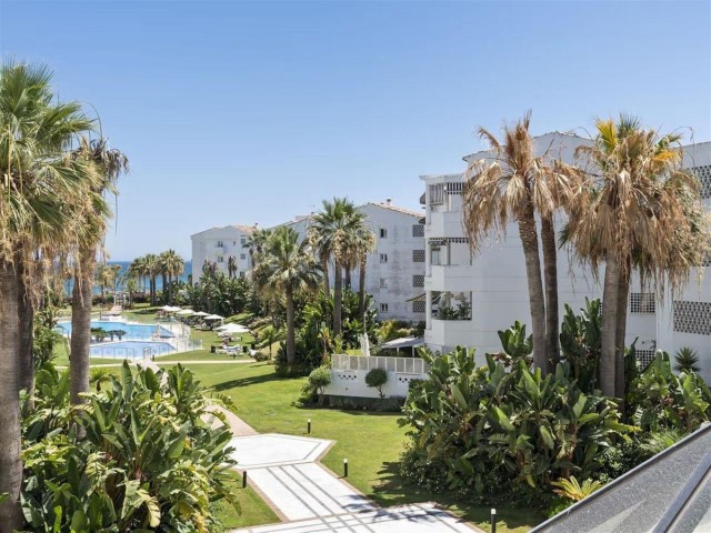 Apartamento con 2 Dormitorios  en Puerto Banús