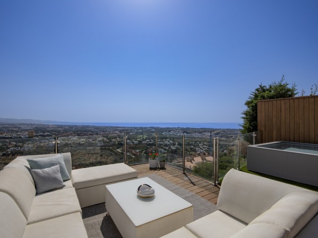 3 Bedrooms Townhouse in Benahavís