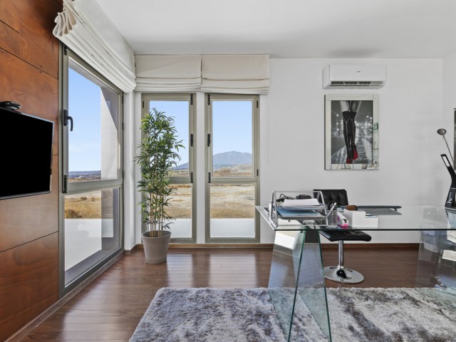 3 Bedrooms Townhouse in Benahavís