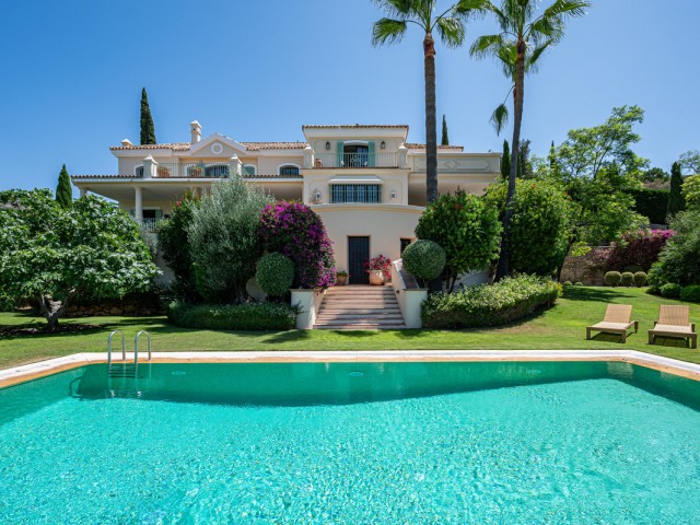 8 Bedrooms Villa in Benahavís