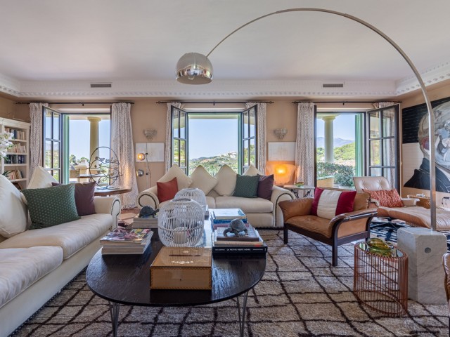 8 Bedrooms Villa in Benahavís