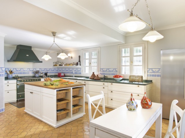 8 Bedrooms Villa in Benahavís