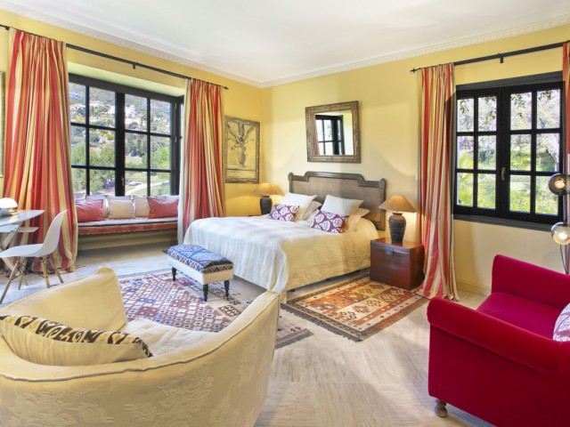 8 Bedrooms Villa in Benahavís