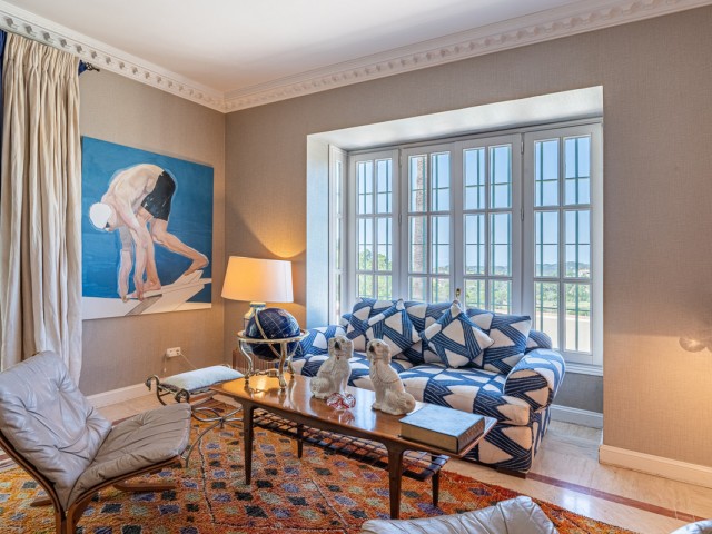 8 Bedrooms Villa in Benahavís