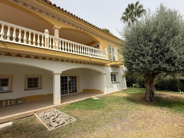 Villa avec 5 Chambres  à Hacienda Las Chapas