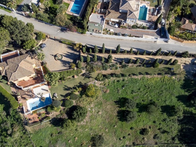 6 Bedrooms Villa in Estepona