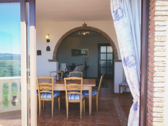 6 Bedrooms Villa in Estepona