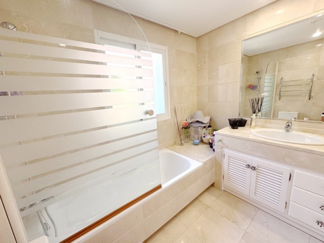2 Bedrooms Apartment in Estepona