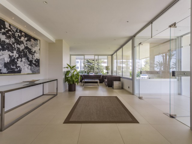 Apartamento con 2 Dormitorios  en Río Real