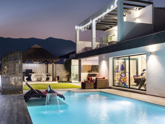 4 Bedrooms Villa in Mijas Costa