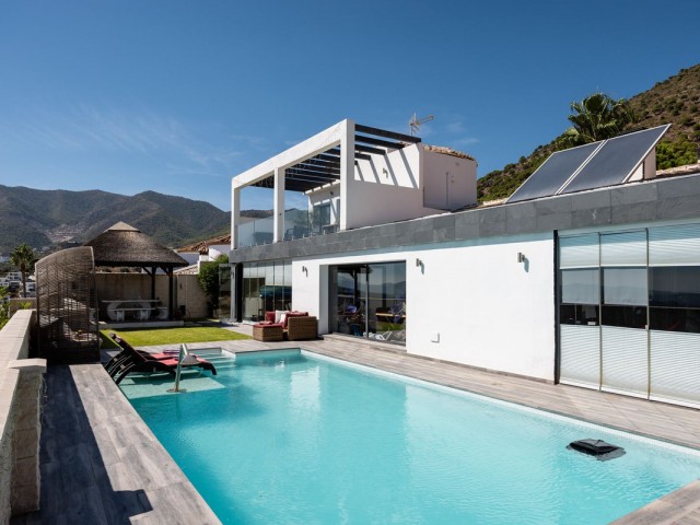 4 Bedrooms Villa in Mijas Costa