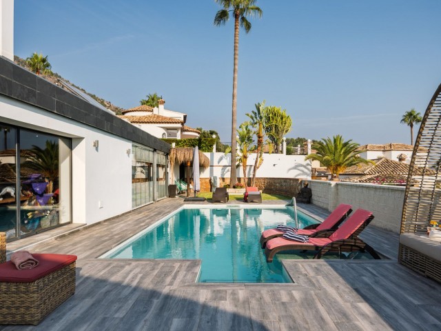 4 Bedrooms Villa in Mijas Costa