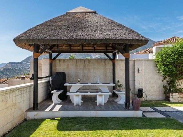 4 Bedrooms Villa in Mijas Costa