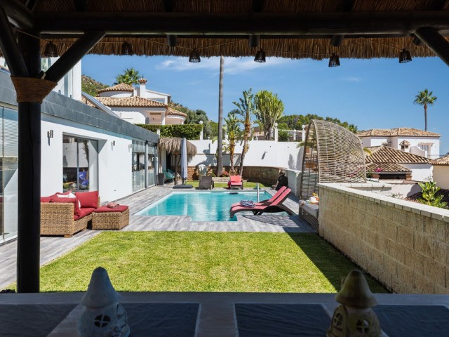 4 Bedrooms Villa in Mijas Costa