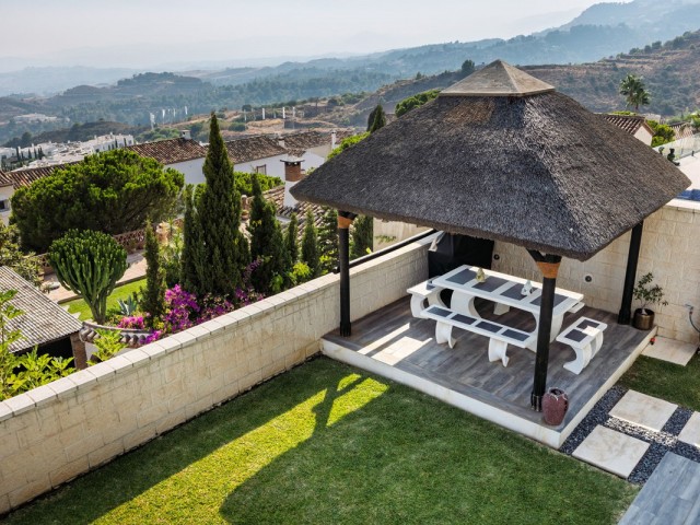 4 Bedrooms Villa in Mijas Costa