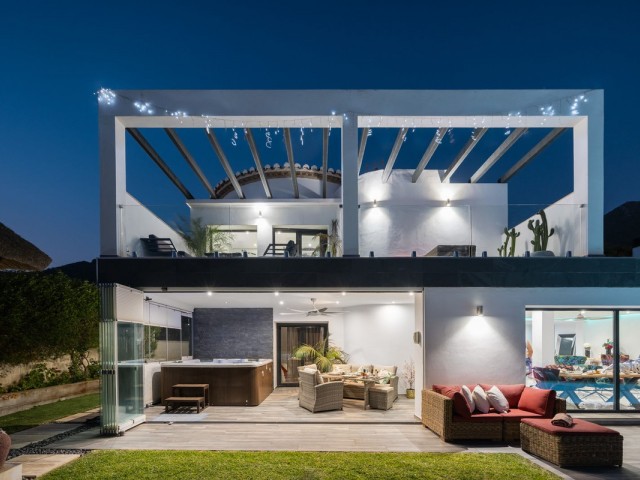 4 Bedrooms Villa in Mijas Costa