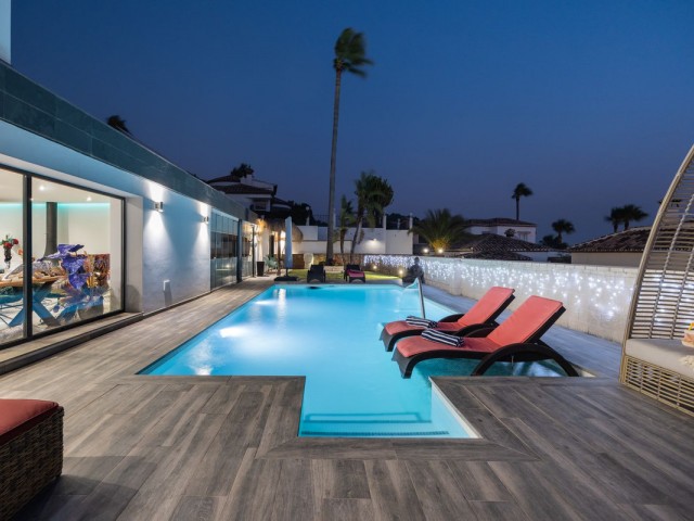 4 Bedrooms Villa in Mijas Costa