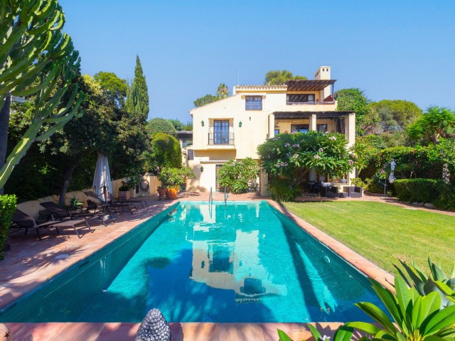 Villa avec 5 Chambres  à Elviria