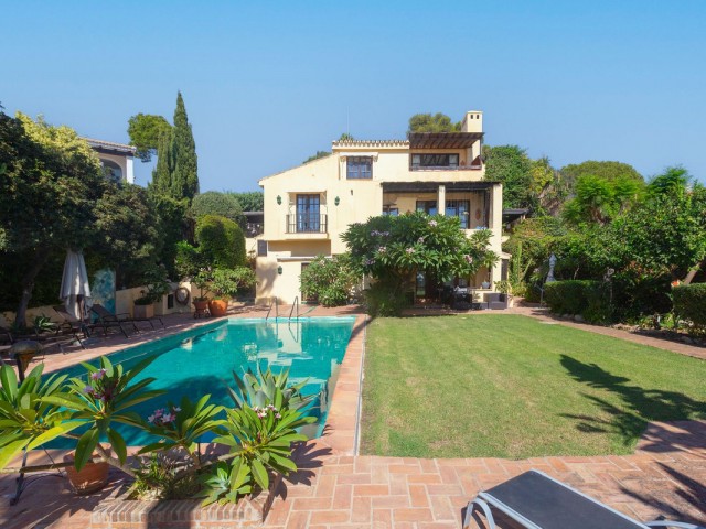 Villa avec 5 Chambres  à Elviria