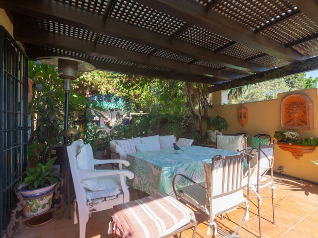 Villa avec 5 Chambres  à Elviria