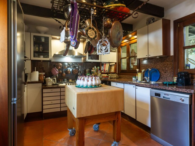 Villa avec 5 Chambres  à Elviria