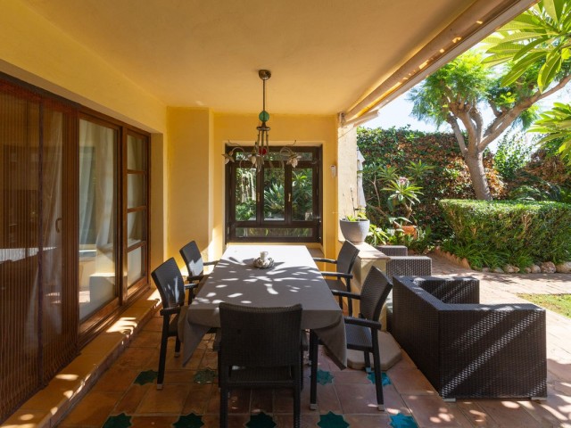 Villa avec 5 Chambres  à Elviria