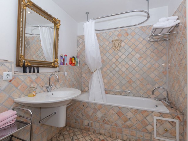 Villa avec 5 Chambres  à Elviria