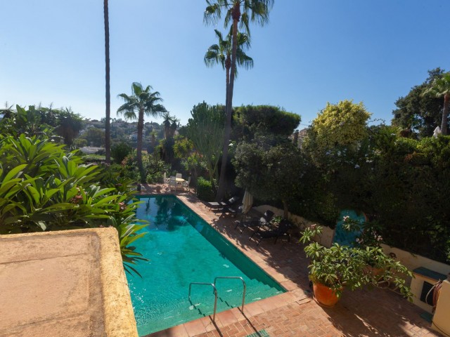 Villa avec 5 Chambres  à Elviria